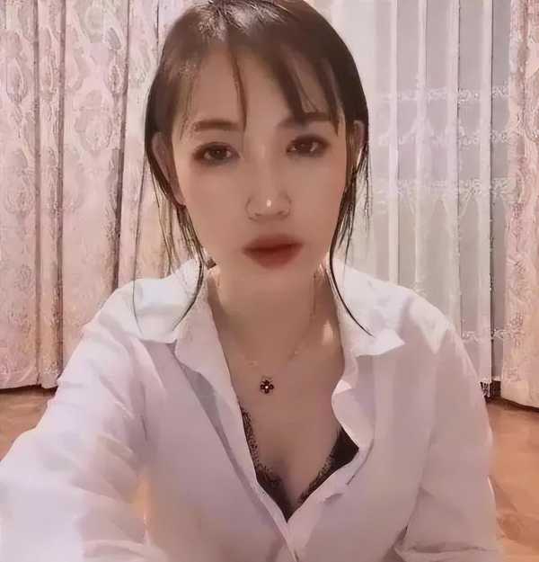马蓉带儿女逛书店被偶遇!王宝强儿子高颜值出镜