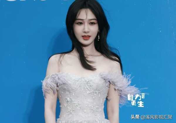 杨紫受大众喜欢的原因!杨紫紫色晚礼服照片