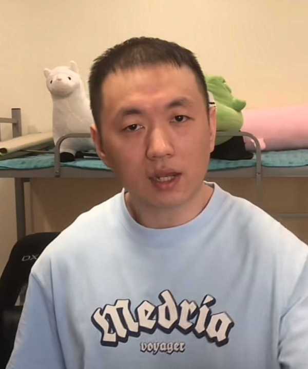 023网红药水哥和giao哥隔空喊话互怼"