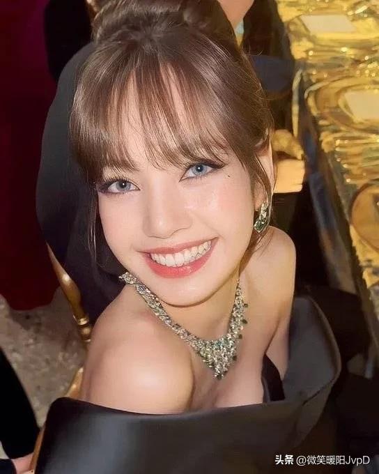lisa可以冲的?Lisa不发比基尼照的原因