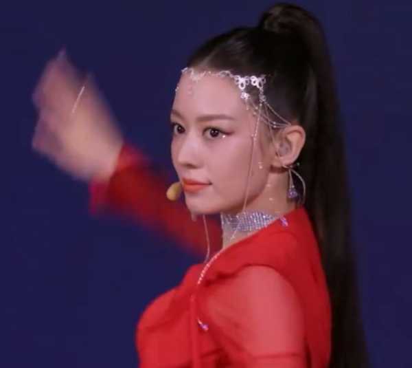 面纱怎么改成这样难听?谢娜面纱造型