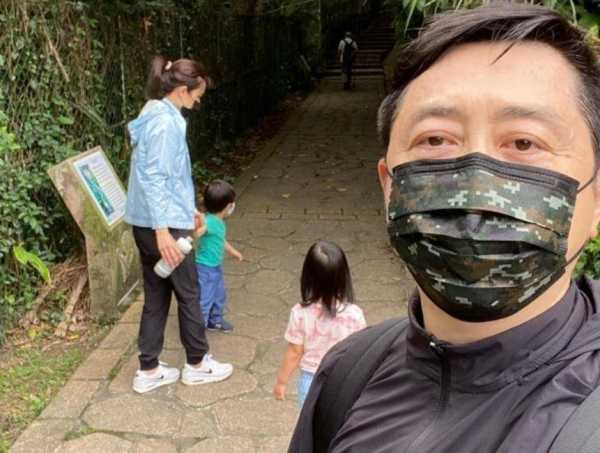 庾澄庆为什么忘不了伊能静?被传心脏病死亡