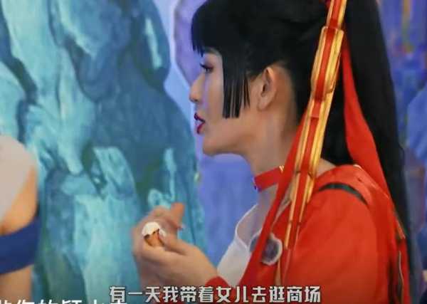 谢娜女儿看到赵丽颖的广告叫妈妈