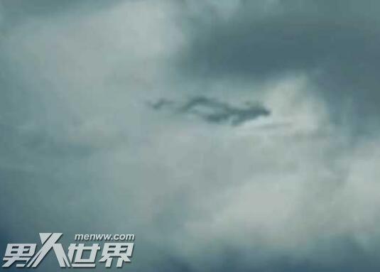 飞机上拍到神仙救人,飞机上拍到恐怖的云