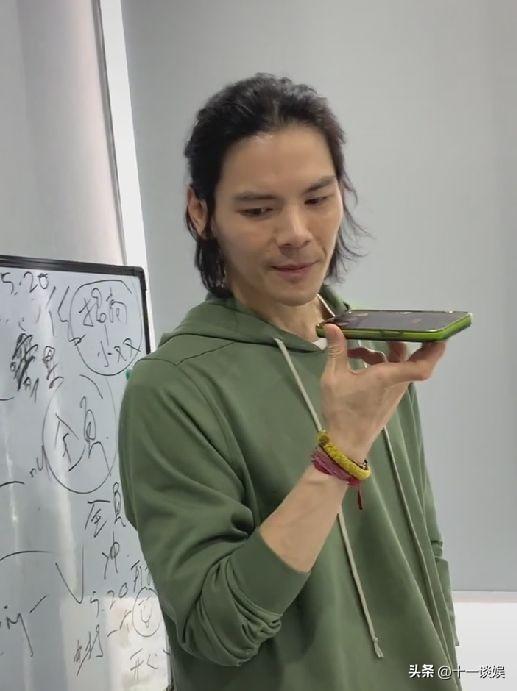 向佐与郭碧婷现状!给经纪人10天时间学妆发