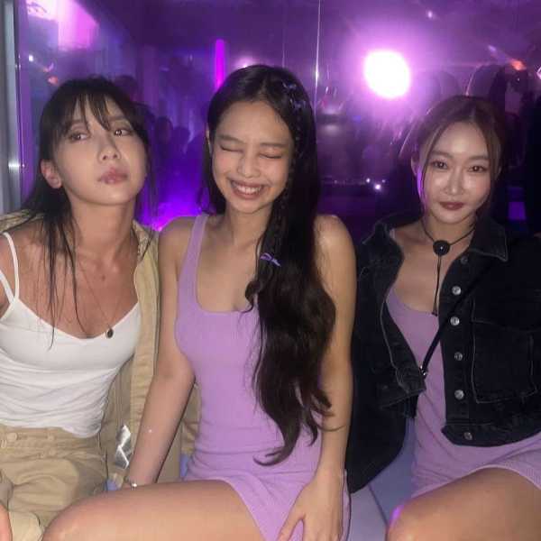 Jennie对中国粉丝说了我爱你!说中文视频