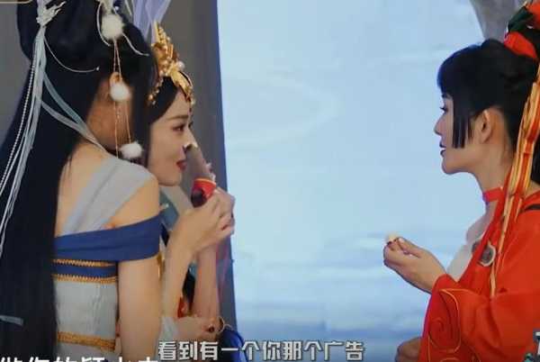 谢娜女儿看到赵丽颖的广告叫妈妈