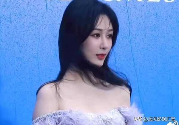 杨紫受大众喜欢的原因!杨紫紫色晚礼服照片