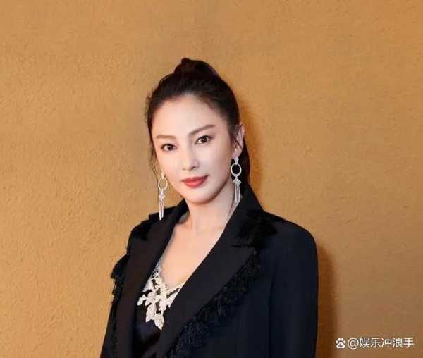 张雨绮有多敢穿?说699我都买不了袜子