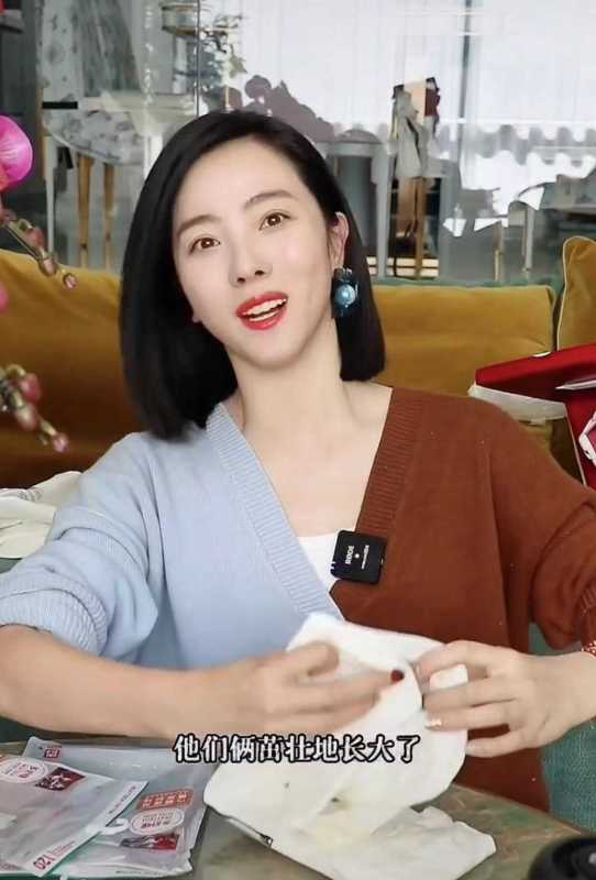 李思思怎么不主持节目了?李思思被央视解雇真相