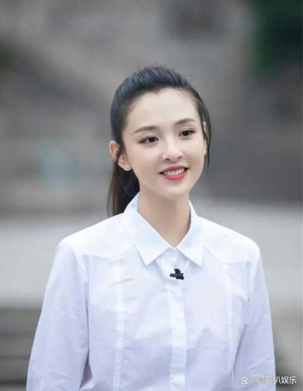 吴倩的家世怎么样?说女儿和自己长得一模一样