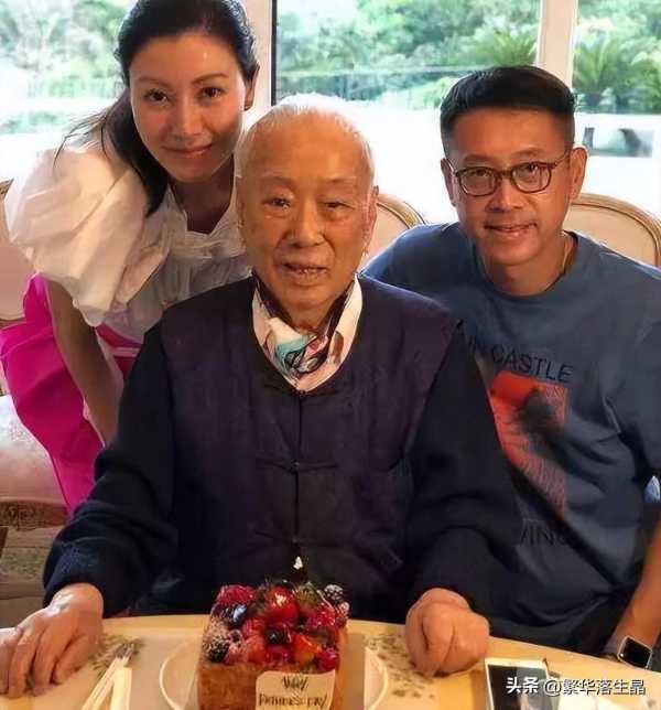李嘉欣跟过多少富豪?李嘉欣是谁开的包