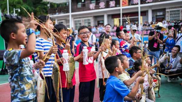 村BA全国赛:万人热舞再现狂欢盛况