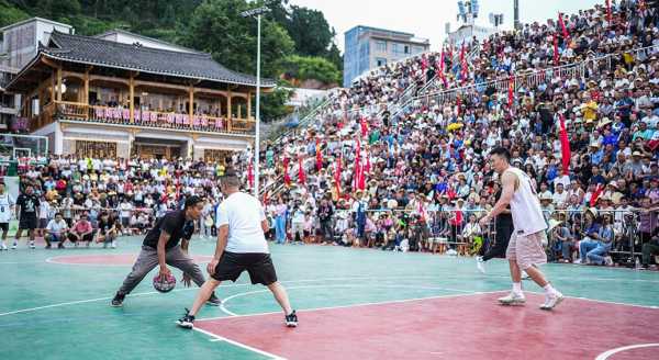 村BA全国赛:万人热舞再现狂欢盛况