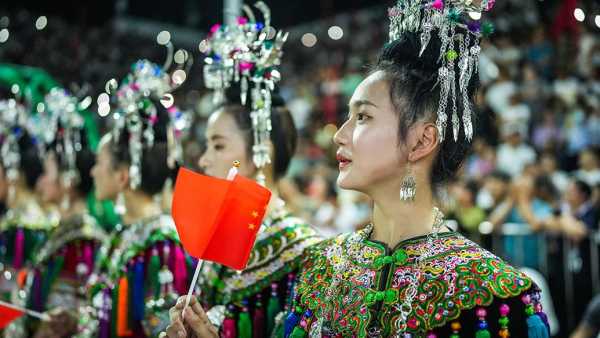 村BA全国赛:万人热舞再现狂欢盛况