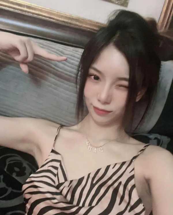 孟美岐说受到了很多伤害?2023演唱会难掩尴尬