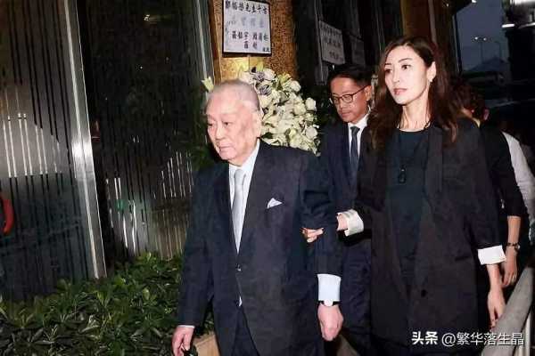 李嘉欣跟过多少富豪?李嘉欣是谁开的包