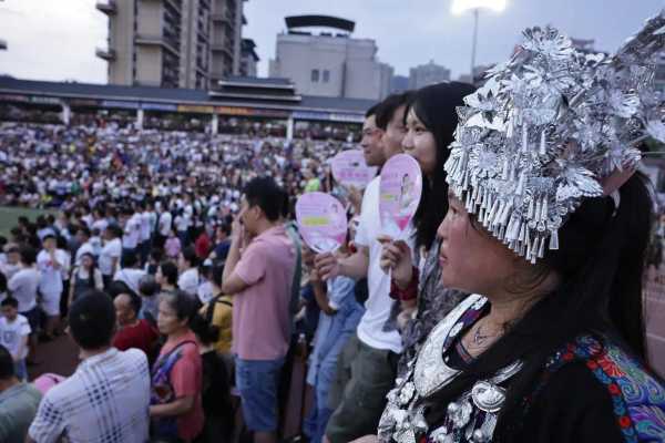 村超真的吊打国足吗?乡村足球之夜来了