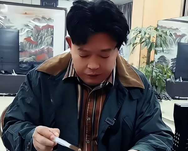 二驴的爹又生个小三驴吗?老来得子遭嘲讽