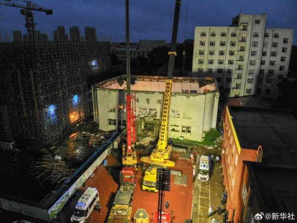齐齐哈尔34中体育馆坍塌11人死亡