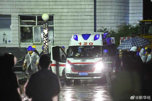 齐齐哈尔34中体育馆坍塌11人死亡