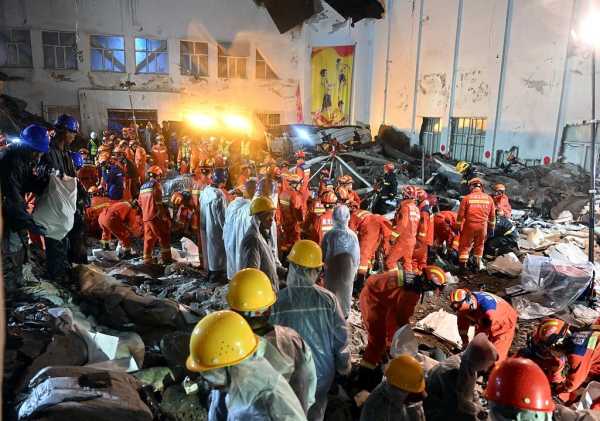 齐齐哈尔34中体育馆坍塌11人死亡