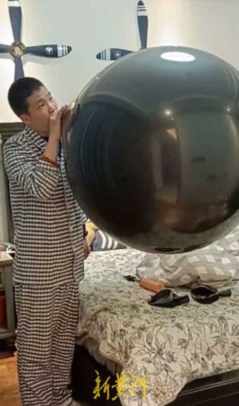 重度自闭症男孩靠吹气球成网红
