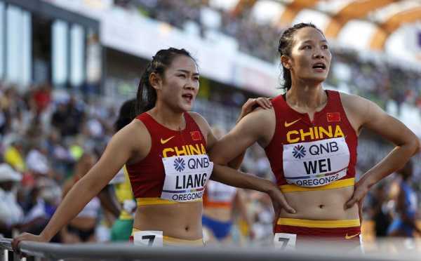 亚锦赛中国队女子4x100米接力夺冠