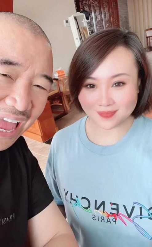 王小利现任妻子是谁?刘能妻子晒全家福