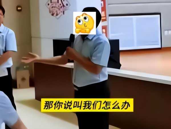 学费4万只考8分究竟应该谁来负责