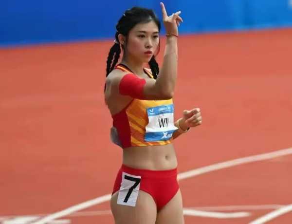 运动员吴艳妮因右臂纹身惹争议!遭到质疑