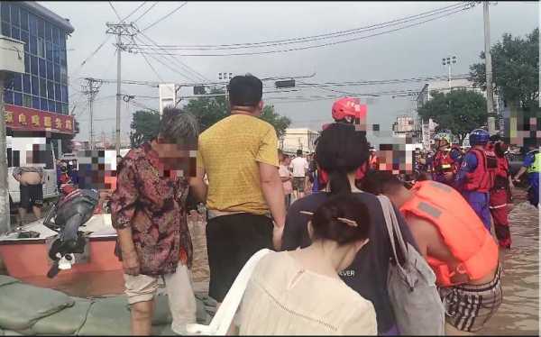 男子带9旬母亲求救被拒 辱骂救援队