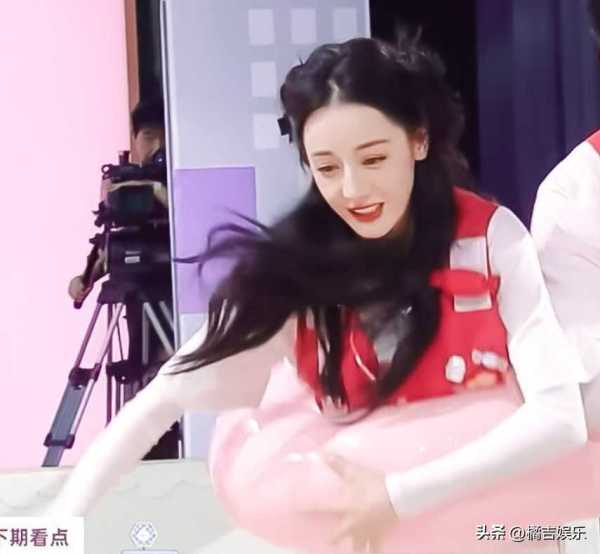 杨幂喊迪丽热巴巴!这关系能一直维持吗