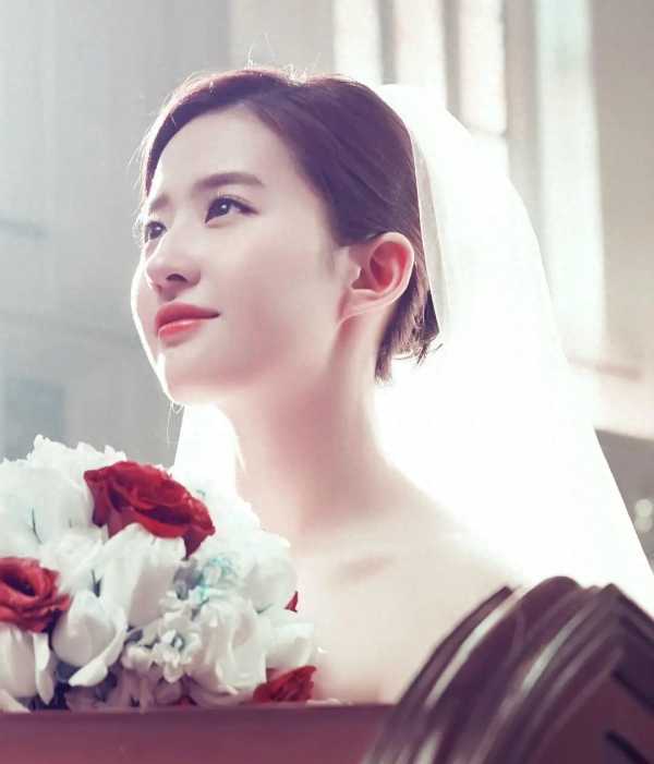 刘亦菲万茜在新剧《玫瑰故事》中演闺蜜