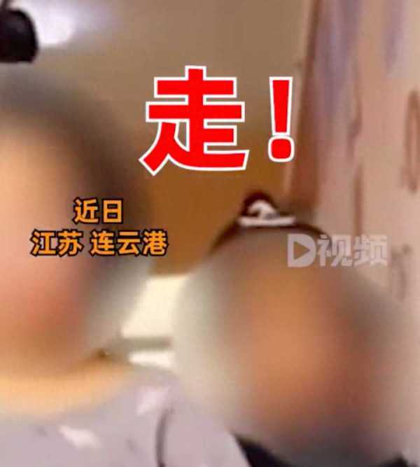 幼师恐吓排队小朋友 还让假笑摆拍