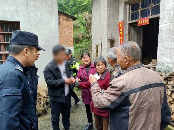 男子7岁被拐母亲遭人贩子打死
