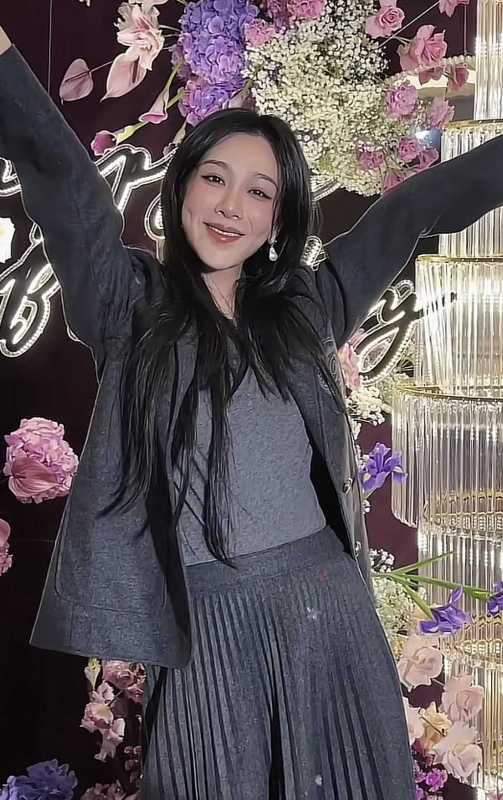 杨紫最近的新消息!被曝整容,脸肿僵硬