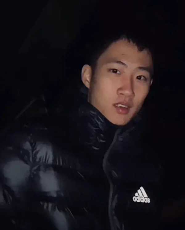 于文亮爆红后剃须心情好!一句话惹争议