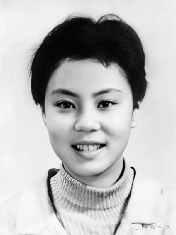 朱令父母发布朱令遗照及讣告