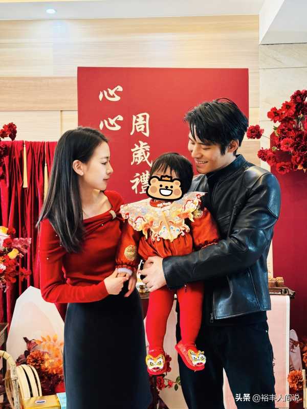 网红大杨哥夫妻为女儿庆周岁!穿千元日本品牌