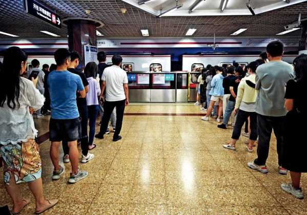 地铁普遍亏损背后:为何武汉最赚钱
