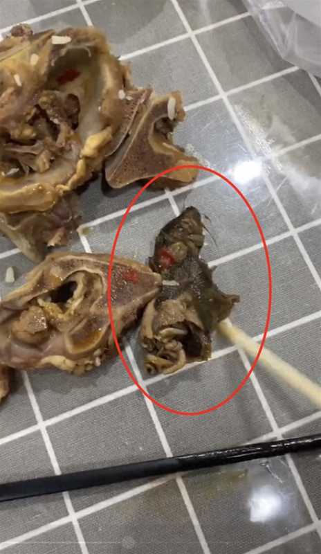 羊肉火锅外卖中疑吃出半截老鼠