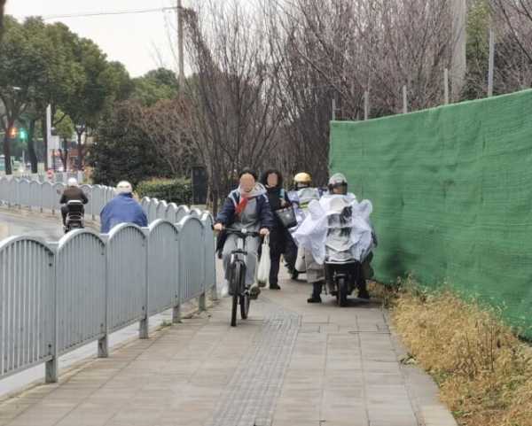外卖平台给骑手大量规划逆行路线