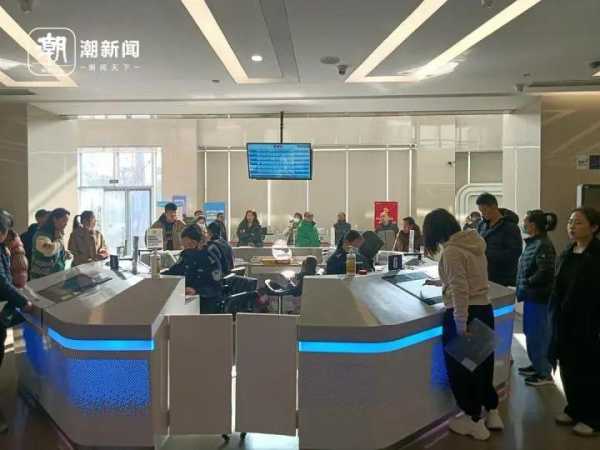 日韩出境游价格跌至谷底!办签证大排长龙