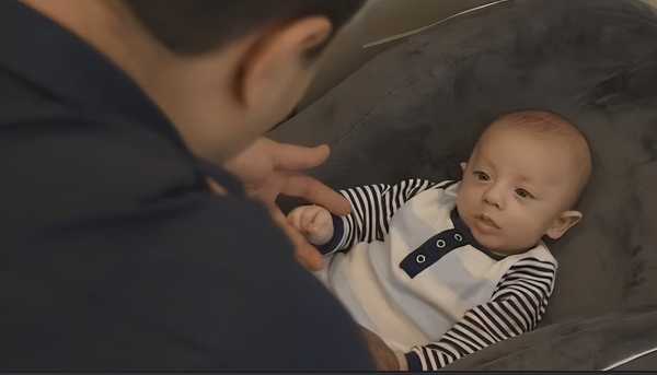 亚裔夫妇重金试管却诞下白人婴儿