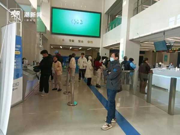 日韩出境游价格跌至谷底!办签证大排长龙