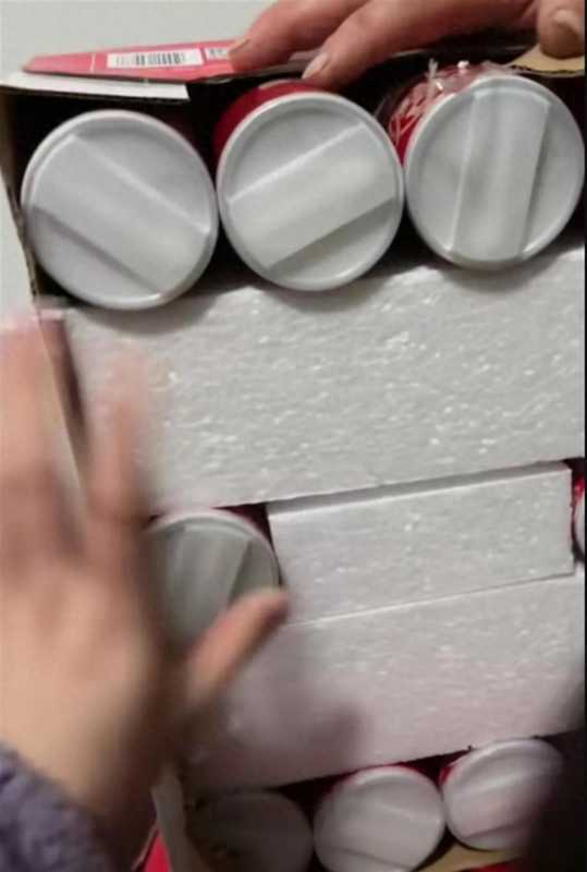 一箱八宝粥只有10罐其余都是泡沫