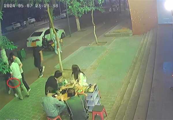 串串店门口刺人者或面临超10年刑期