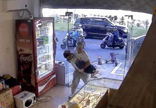 女童遭碾压身亡 驾驶员已被控制
