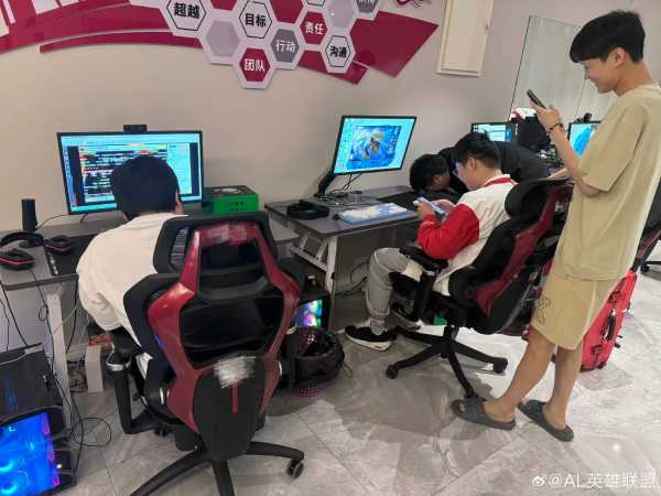 Uzi真去AL了!AL官博晒照欢迎GM战队